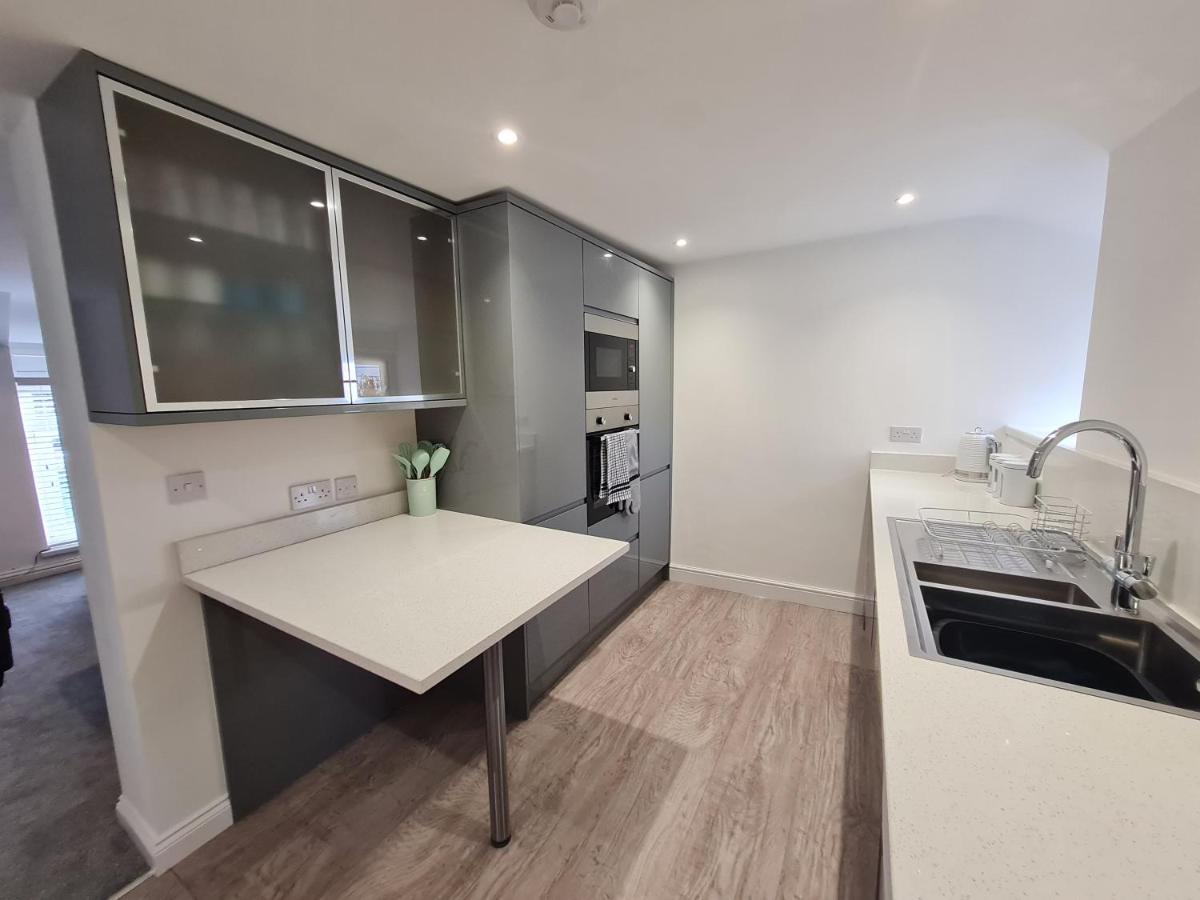 Perfect Location 3 Bed Serviced Apartment With Bike Storage For Bpw. Close To Brecon Beacons Merthyr Tydfil Zewnętrze zdjęcie