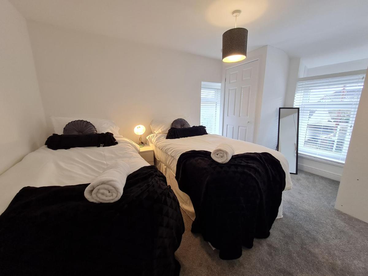 Perfect Location 3 Bed Serviced Apartment With Bike Storage For Bpw. Close To Brecon Beacons Merthyr Tydfil Zewnętrze zdjęcie